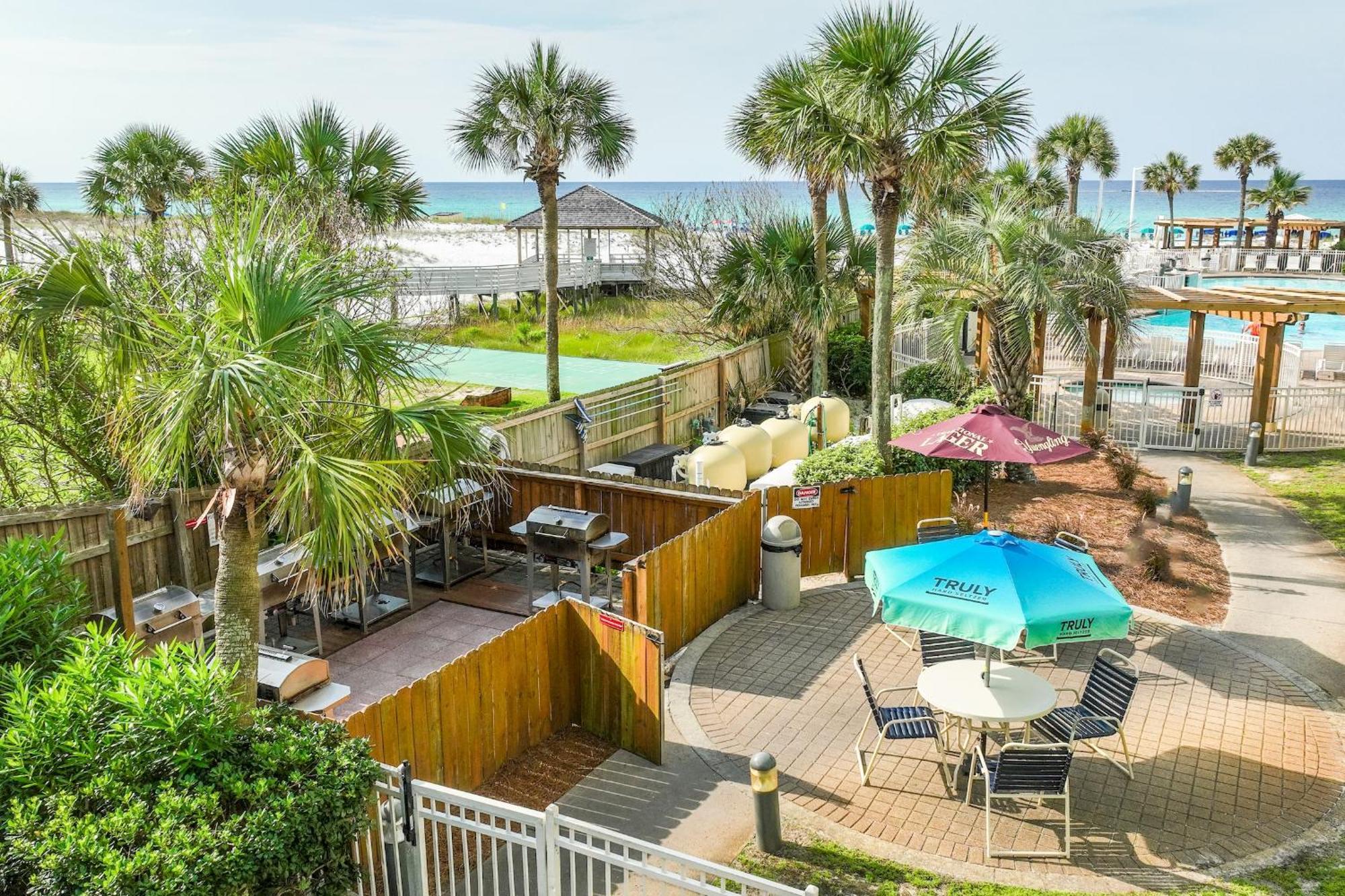 Pelican Beach Resort 德斯廷 外观 照片