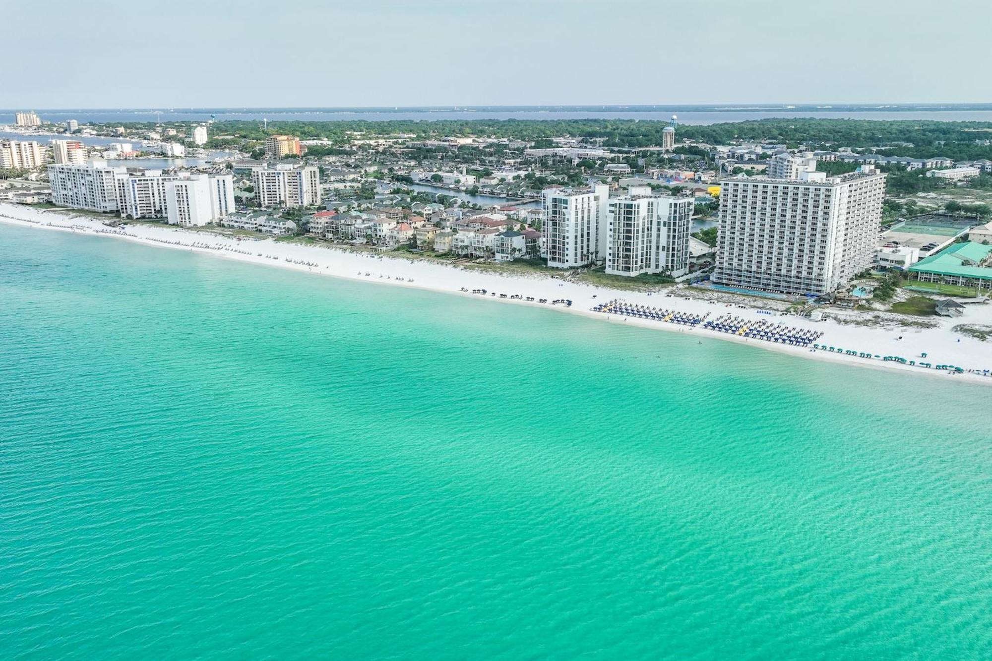 Pelican Beach Resort 德斯廷 外观 照片